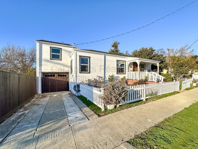 Building Photo - 201 Ashbury Ave