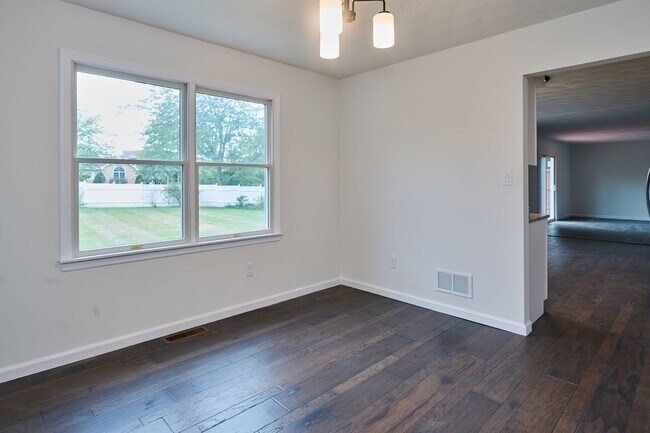 Building Photo - 3017 Fairchild Ln