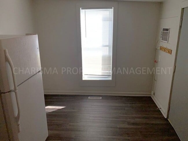 Building Photo - ONE BEDROOM LOCATED IN DOWNTOWN SIOUX FALLS.