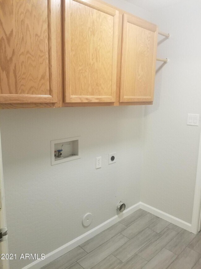 Building Photo - 15273 N Gil Balcome Ct