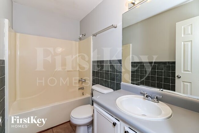Building Photo - 1688 Independence Dr