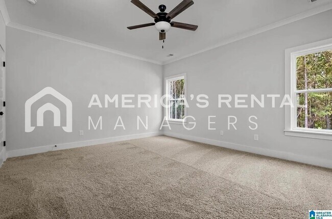 Building Photo - Rare 5 Bedroom Home for Rent!