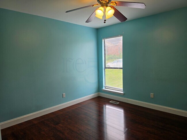 Building Photo - Great 3BR 2BA Find in Pleasant Tree Neighborhood!