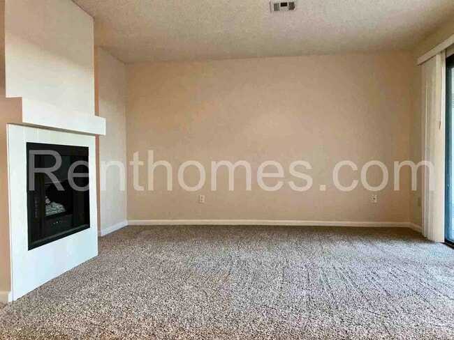 Building Photo - Mira Mesa, 10628 Dabney Dr #163, All Appli...