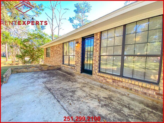 Building Photo - 1075 Seven Hills Curve S