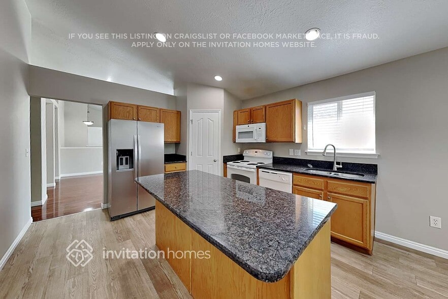 Building Photo - 4581 W Mina Deoro Dr