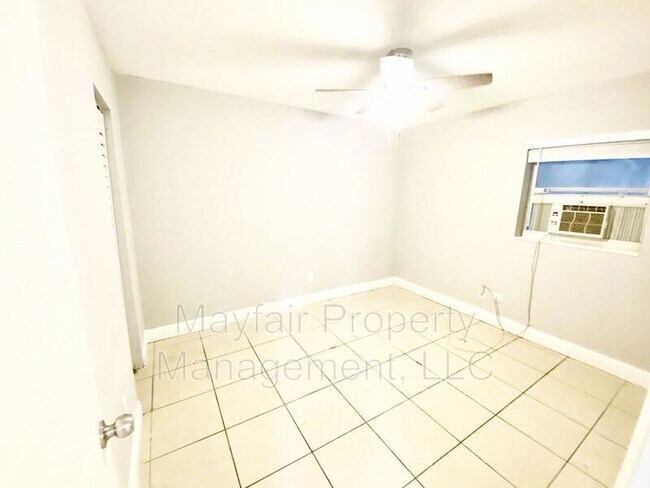 Building Photo - 5820 Banana Rd