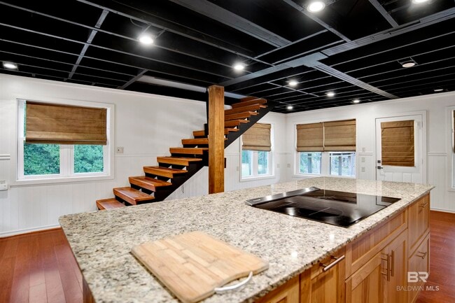 Building Photo - 18870 Highland Dr