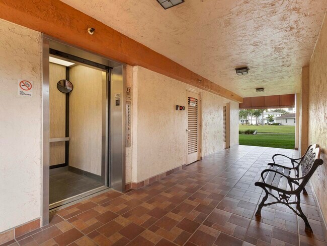 Building Photo - 7380 S Oriole Blvd