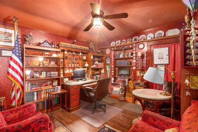 Building Photo - Fantastic 3bd/1.5ba home! Coming soon!