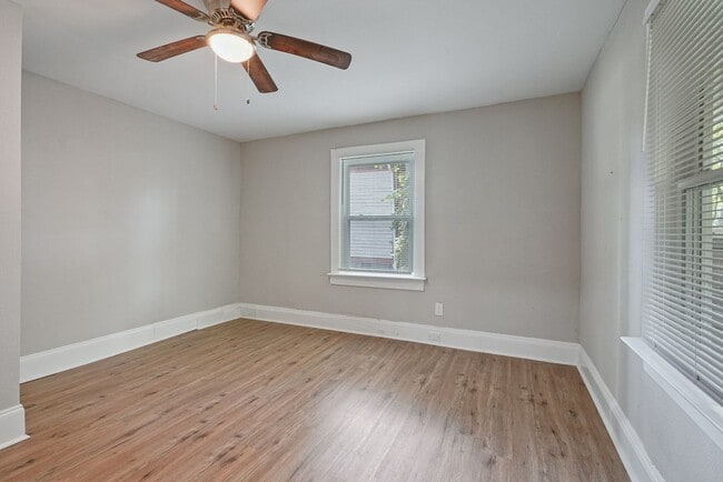 Building Photo - Totally Renovated 3bedroom/2 bathroom home...