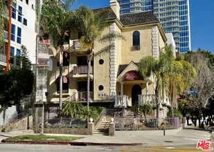 Building Photo - 698 S Berendo St