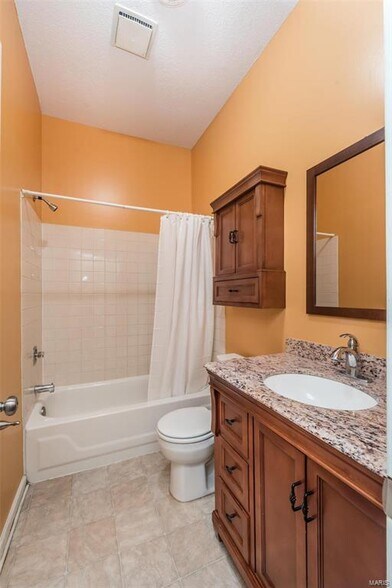 2nd Level Full Bathroom - 2350 S 10th St