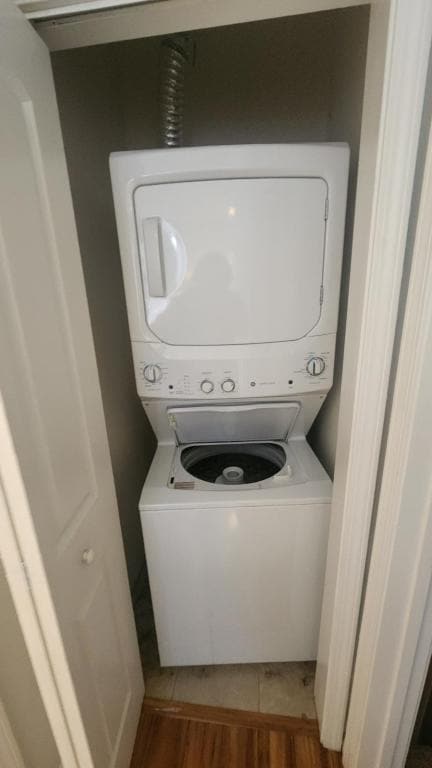 Building Photo - 476 River Oaks Dr