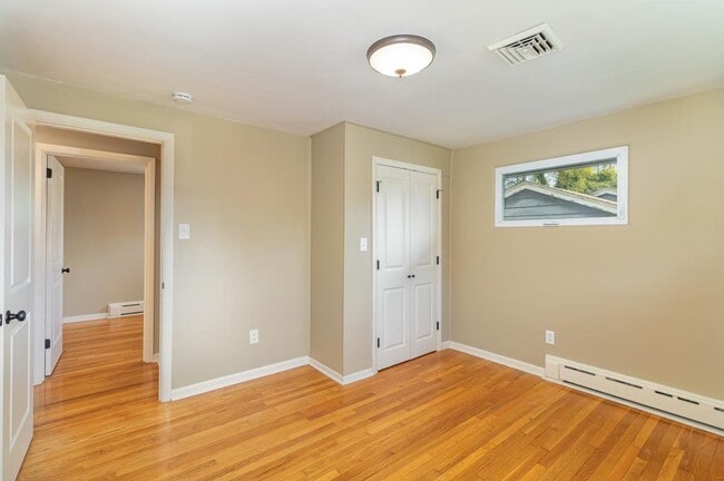 Building Photo - 24 Cornell Dr