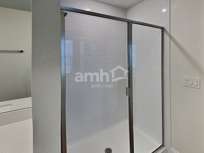 Building Photo - 6111 Little Blf Cir