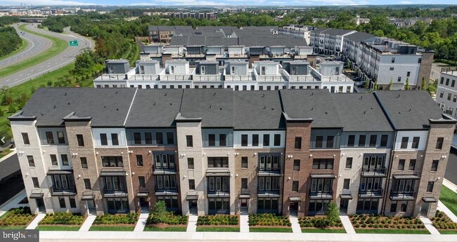 Building Photo - 21764 Dollis Hl Ter