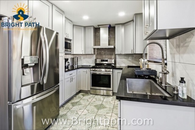 Building Photo - 25280 Bay