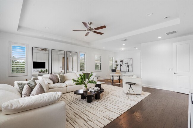 Building Photo - 17511 Cadena Dr