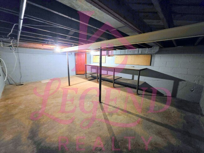 Building Photo - Charming 3-Bedroom with Huge Yard & Covered Patio