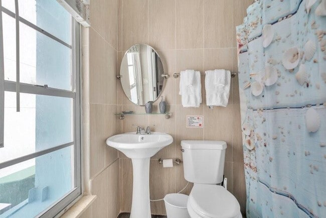 Building Photo - 324 Indiana St