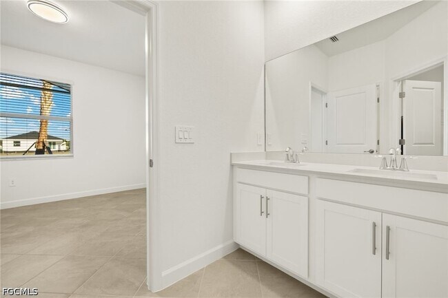 Building Photo - 14923 Anchorage Rd