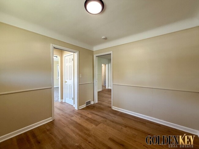 Building Photo - Spacious Newly Remodeled Ranch!