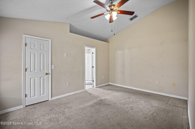 Building Photo - 411 Oceanside St