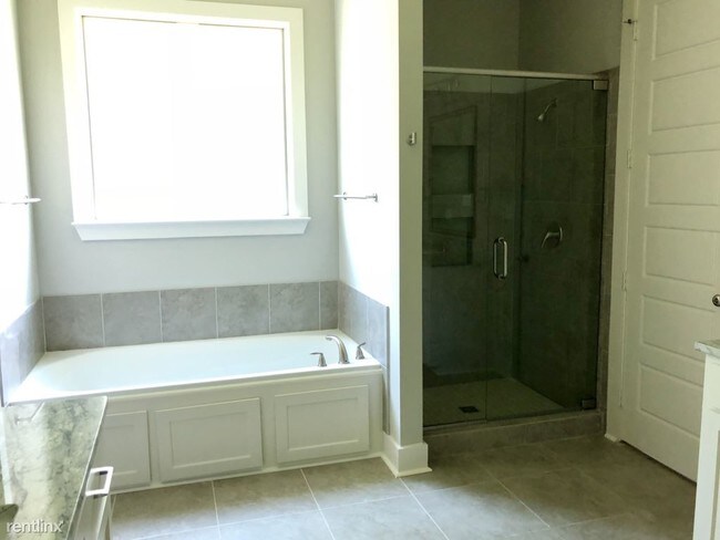 Building Photo - 3 br, 2 bath House - Dutchtown Meadows