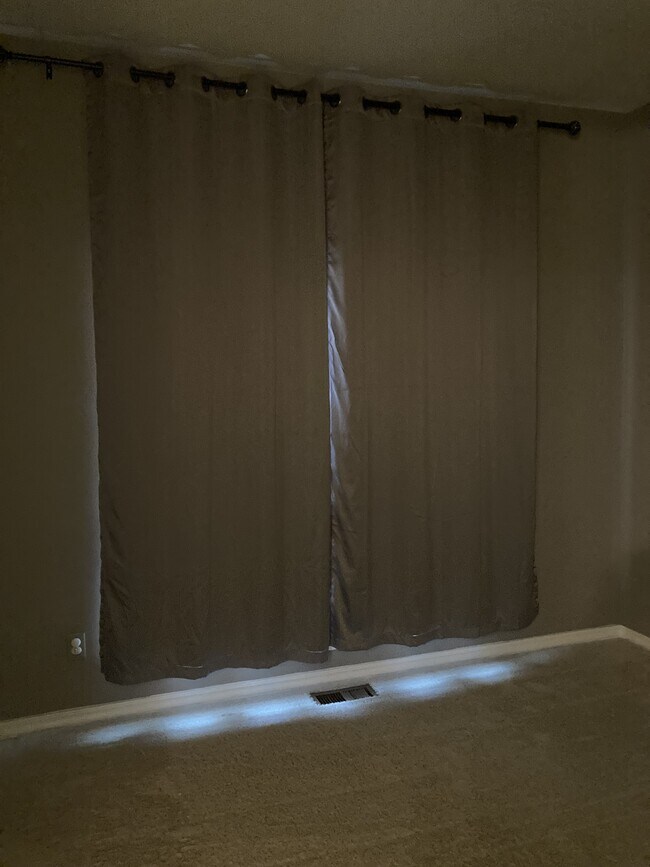 Building Photo - 41645 Copper Creek Dr