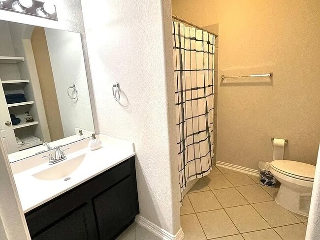 Building Photo - 1001 Coconut Cove