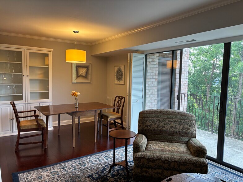 Building Photo - 511 1st St N