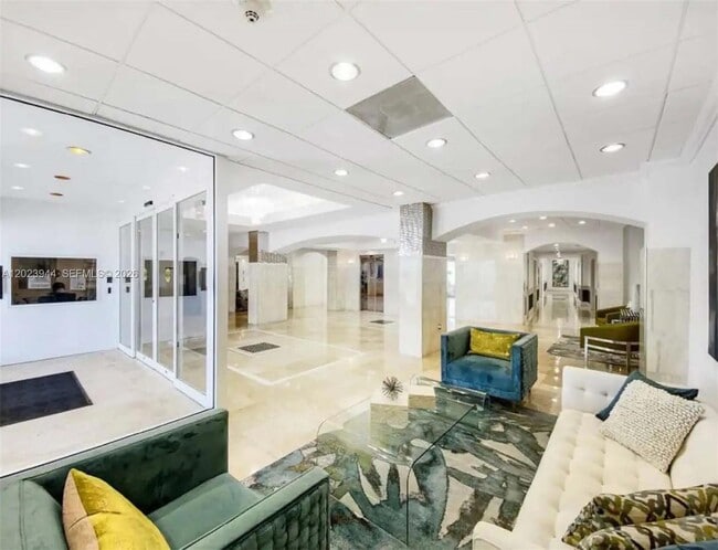 Building Photo - 209 N Fort Lauderdale Beach Blvd
