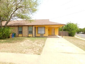 Building Photo - Lockwood Properties4 (900 Sahara Ave)