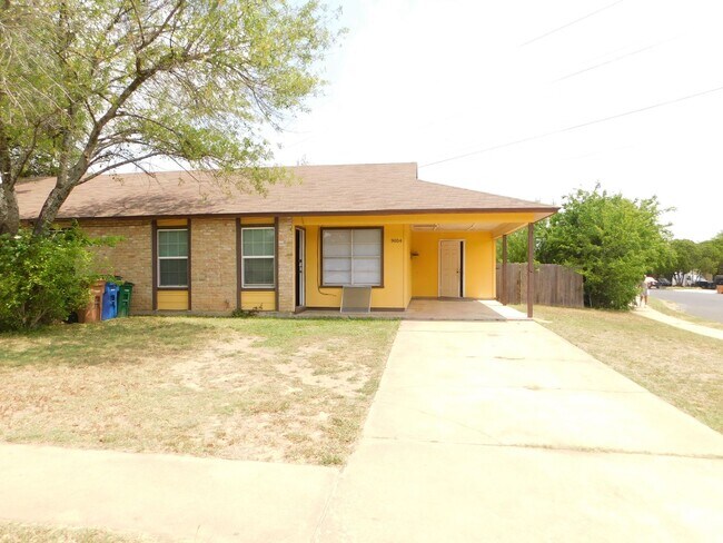 Primary Photo - Lockwood Properties4 (900 Sahara Ave)