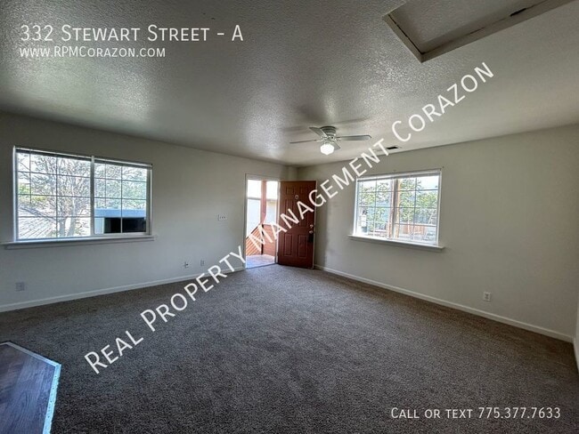 Building Photo - Upstairs 2 Bed, 2 Bath apt w/ in unit wash...