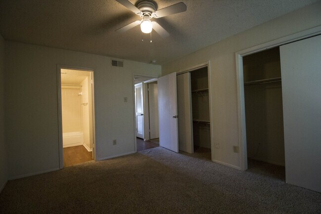 Building Photo - 218 N Texas Blvd