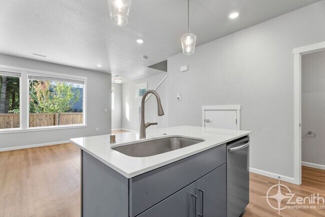 Building Photo - 16318 NE 20th St