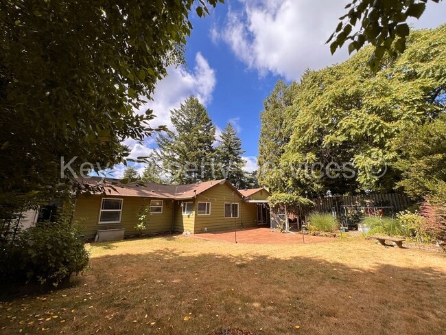 Building Photo - Beautifully Remodeled Gresham Ranch