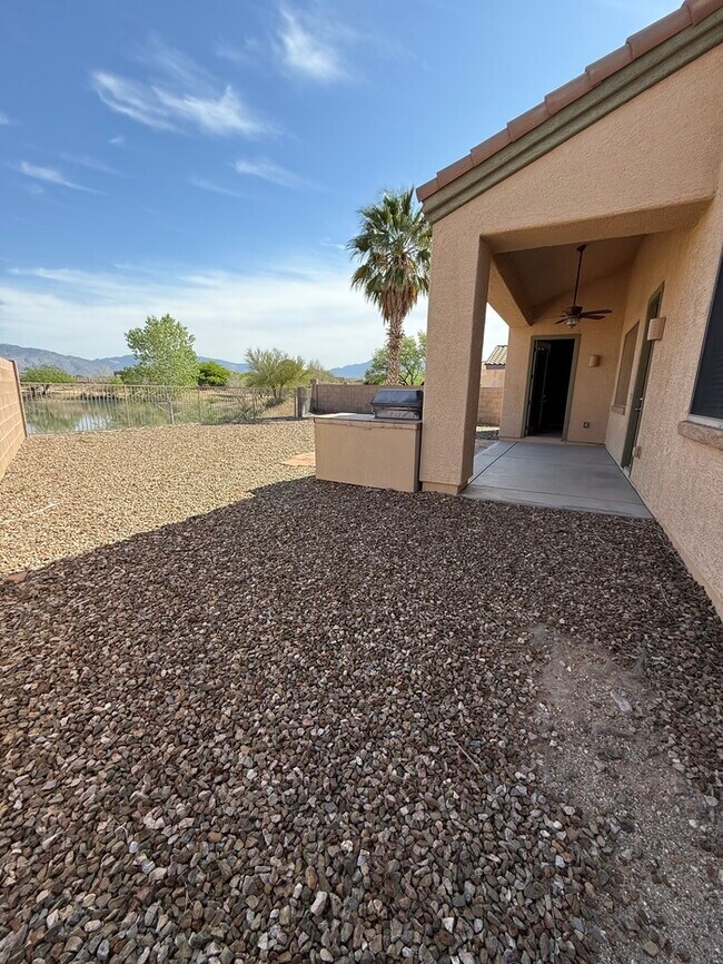 Building Photo - House For Rent