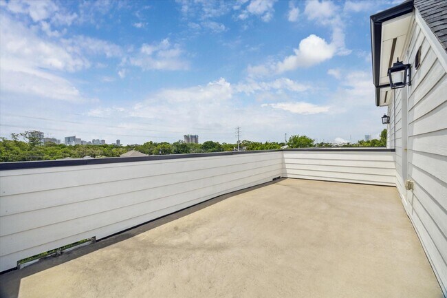 Building Photo - 4506 Yupon St