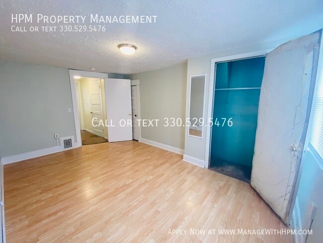 Building Photo - 730 Neale Ave SW