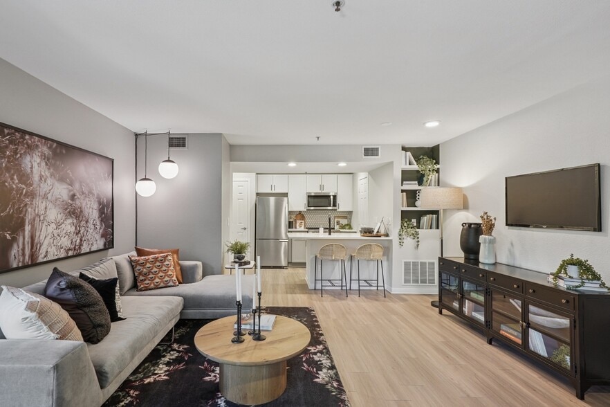 Primary Photo - The Magwood