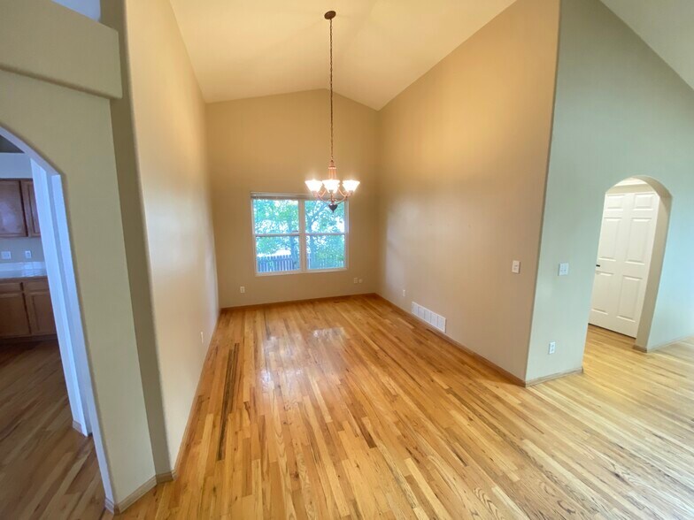 Building Photo - 1223 Gumwood Dr