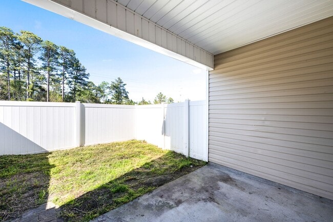 Building Photo - 525 Oyster Rock Ln