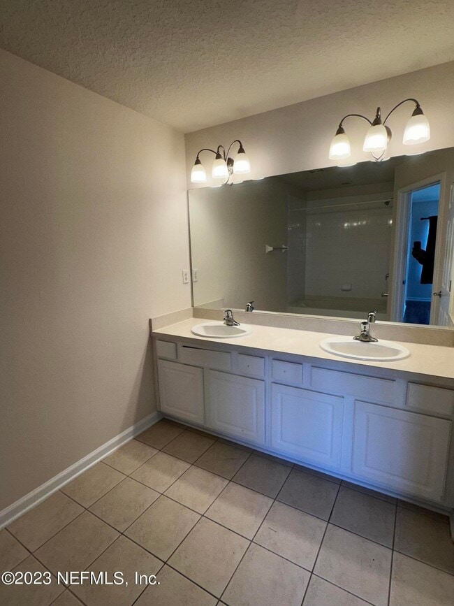 Building Photo - 4221 Marblewood Ln