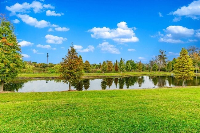 Building Photo - 10687 Lake Montauk Dr