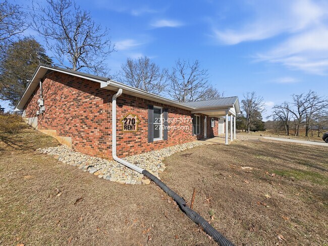 Building Photo - 2390 Brandenburg Rd