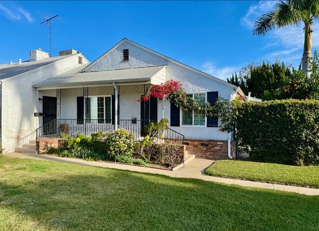 Building Photo - 1004 S Bruce Ln