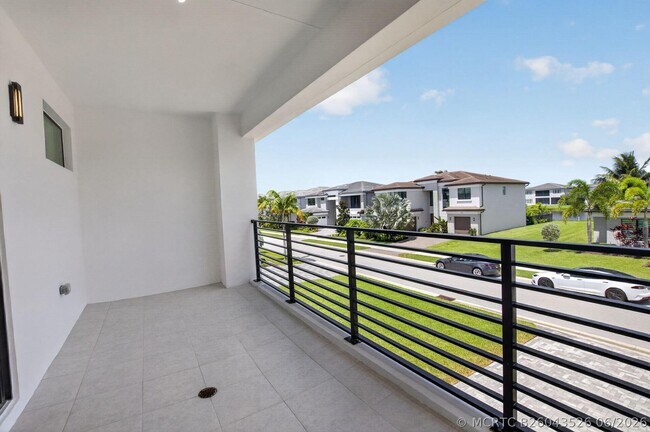 Building Photo - 17089 Rainbow Fls Trl